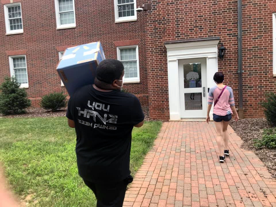 Families help their students move-in.